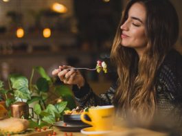 Reeducação alimentar: chega de se torturar e comece hoje as pazes com a comida