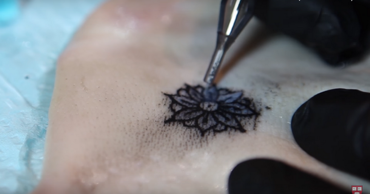 Tatuagem para diabéticos que muda de cor quando os níveis de glicose no sangue se alteram ideiasnutritivas.com - Tatuagem para diabéticos que muda de cor quando os níveis de glicose no sangue se alteram