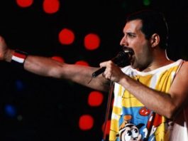 FREDDIE MERCURY ENVIA CESTAS DE NATAL PARA AFILHADOS E AMIGOS ATÉ HOJE