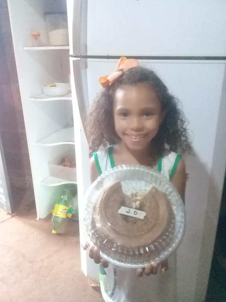 Mãe desabafa após filha voltar com bolo quase inteiro de festinha na escola ideiasnutritivas.com - Mãe desabafa após filha voltar com bolo quase inteiro de festinha na escola