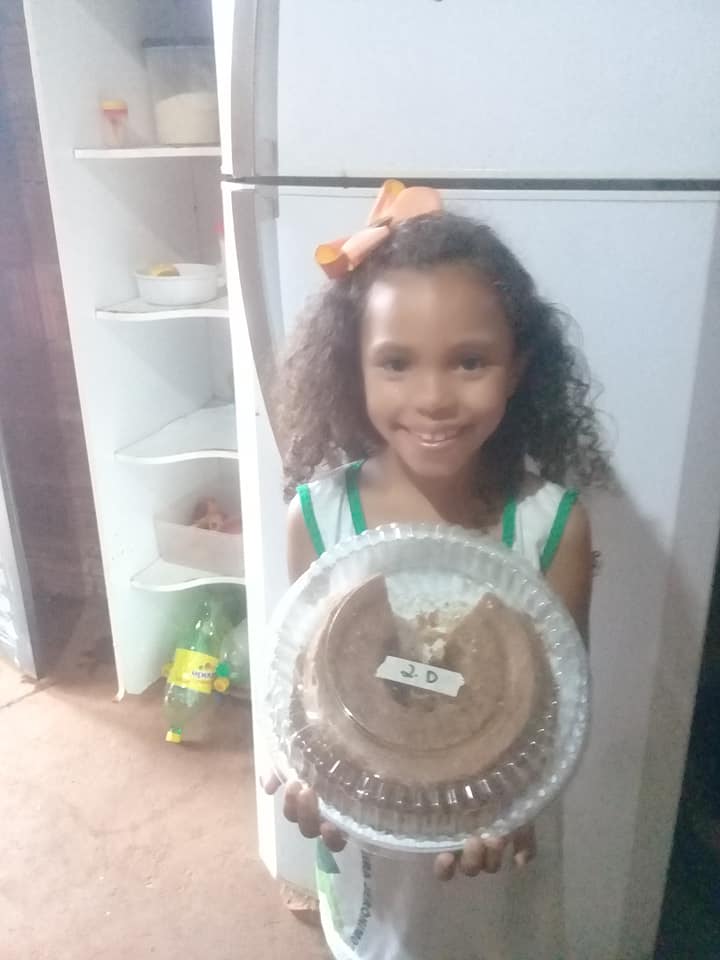 ideiasnutritivas.com - Mãe desabafa após filha voltar com bolo quase inteiro de festinha na escola