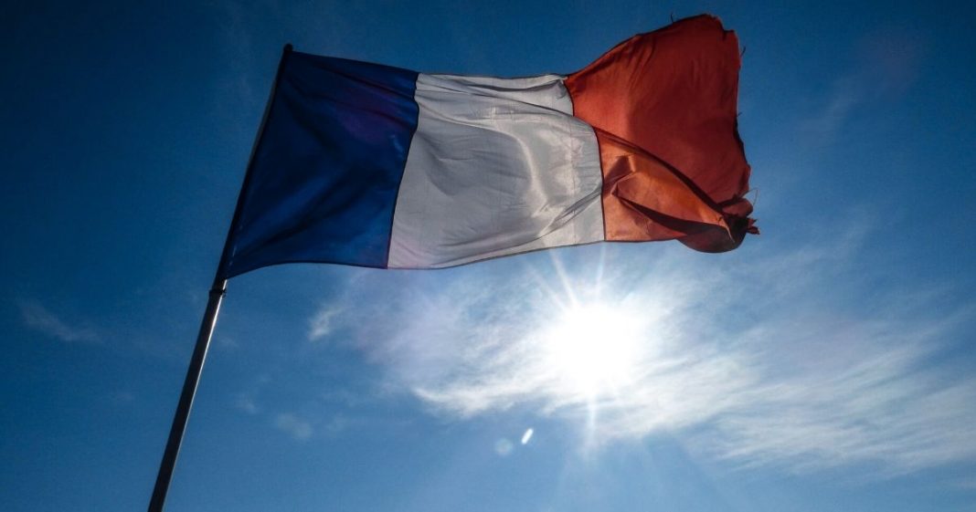França obriga supermercados a dar alimentos não vendidos para a caridade