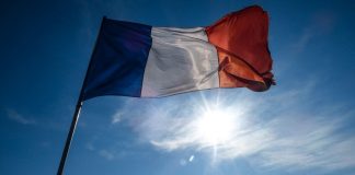 França obriga supermercados a dar alimentos não vendidos para a caridade França obriga supermercados a dar alimentos não vendidos para a caridade