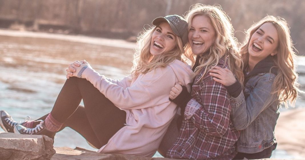 Fazer dieta com amigas ajuda a emagrecer