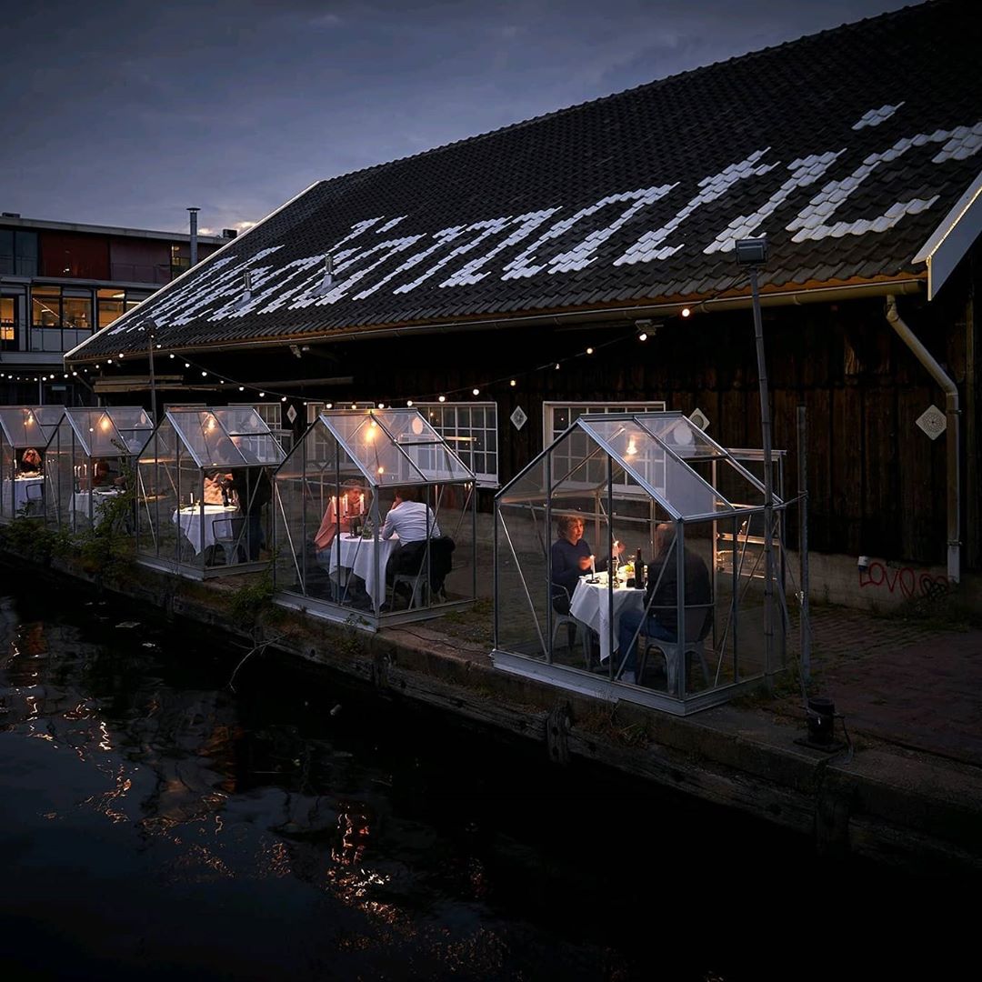 Restaurante em Amsterdã instala casas de vidro para evitar contágios ideiasnutritivas.com - Restaurante em Amsterdã instala casas de vidro para evitar contágios