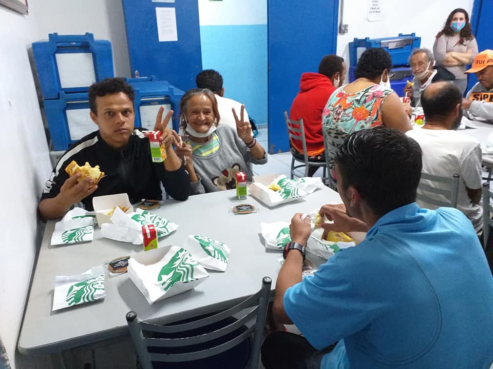 ideiasnutritivas.com - Starbucks Brasil promove café da tarde para moradores de rua de Jundiaí, interior de São Paulo