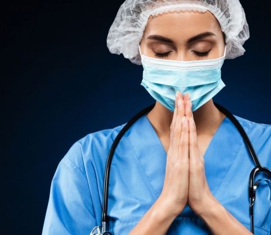 ENFERMEIRA EXPLICA O QUE VOCÊ TEM QUE FAZER SE FOR INFECTADO PELO COVID-19 ENFERMEIRA EXPLICA O QUE VOCÊ TEM QUE FAZER SE FOR INFECTADO PELO COVID-19