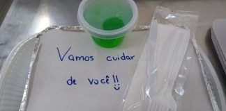 Hospital serve refeições com mensagens motivacionais aos pacientes com suspeita de COVID-19 Hospital serve refeições com mensagens motivacionais aos pacientes com suspeita de COVID-19
