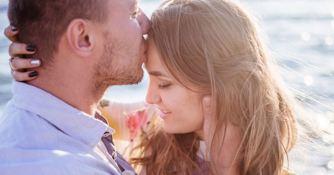 Os 10 estágios de um relacionamento que todo casal deve entender