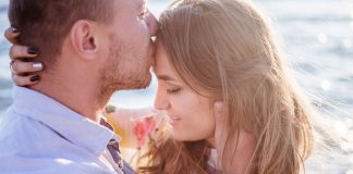 Os 10 estágios de um relacionamento que todo casal deve entender Os 10 estágios de um relacionamento que todo casal deve entender