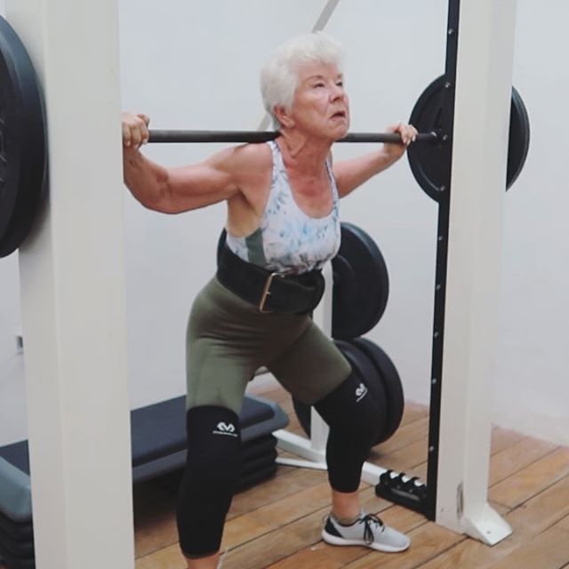 Mulher de 74 anos transforma seu corpo e o resultado é inspirador ideiasnutritivas.com - Mulher de 74 anos transforma seu corpo e o resultado é inspirador
