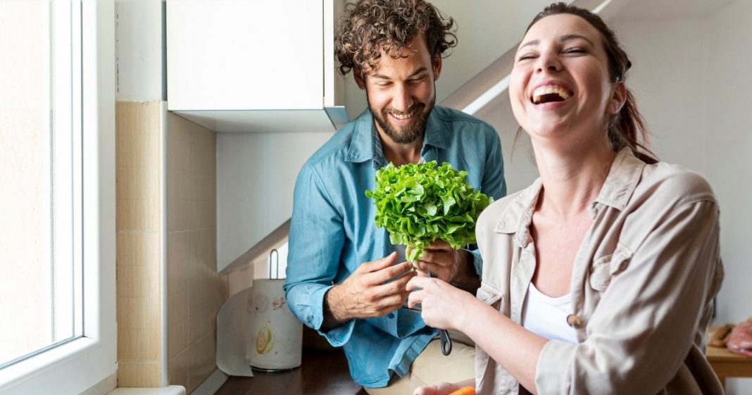 Para as mulheres, os homens ficam mais sexy quando estão cozinhando