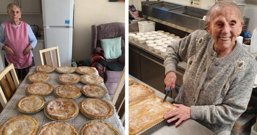 Senhora de 89 anos desafia a idade fazendo tortas para doar aos necessitados