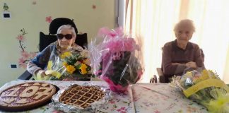 Avó comemorou seus 107 anos ao lado de sua melhor amiga que tem 104! Avó comemorou seus 107 anos ao lado de sua melhor amiga que tem 104!