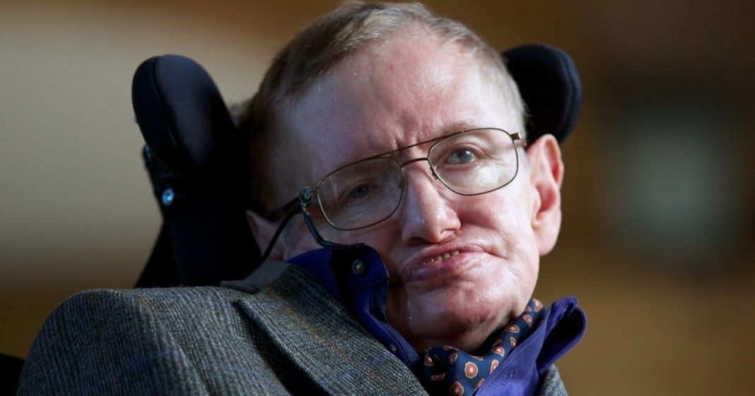 A ganância e a estupidez dos humanos os tornam a maior ameaça à terra, de acordo com Stephen Hawking