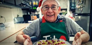 Avô mexicano que perdeu o emprego na pandemia faz sucesso com canal de receitas no YouTube Avô mexicano que perdeu o emprego na pandemia faz sucesso com canal de receitas no YouTube