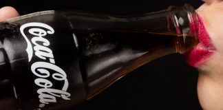 Veja o que acontece no seu corpo quando você bebe Coca-Cola! Veja o que acontece no seu corpo quando você bebe Coca-Cola!