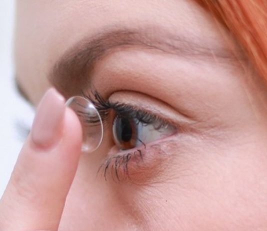 Cientistas criam lentes de contato inteligentes que controlam níveis de glicose em diabéticos