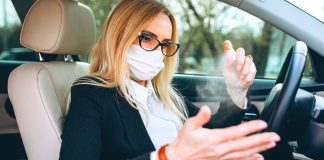 Usar óculos reduz três vezes o risco de infecção por Covid-19, revela estudo Usar óculos reduz três vezes o risco de infecção por Covid-19, revela estudo