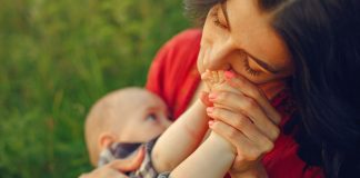 Leite materno até 1 ano eleva QI, renda e escolaridade na vida adulta; ciência explica Leite materno até 1 ano eleva QI, renda e escolaridade na vida adulta; ciência explica