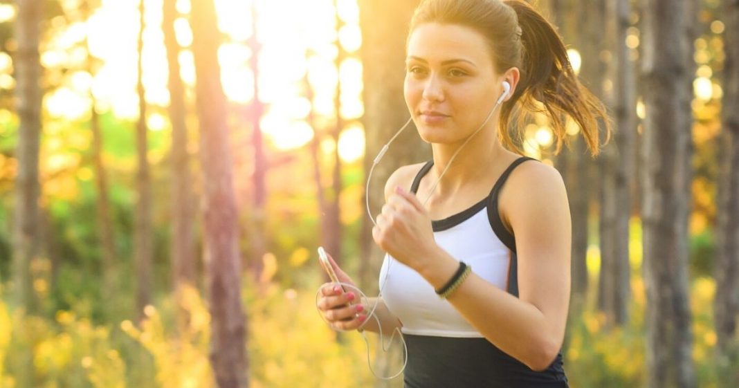 Caminhar depois de comer: o que acontece com o seu corpo ao caminhar logo após uma refeição