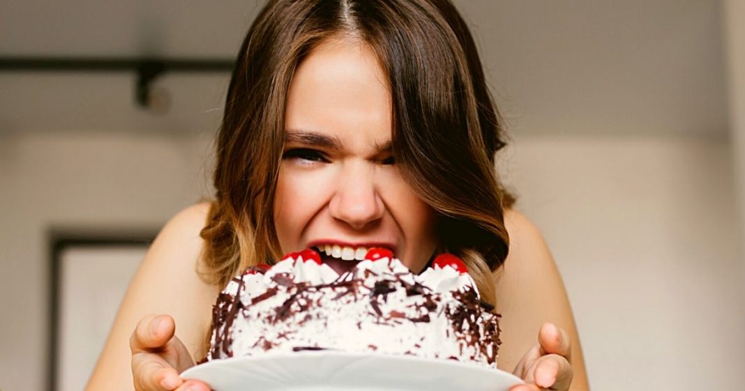 Compulsão Alimentar: Gatilhos que podem fazer alguém comer compulsivamente