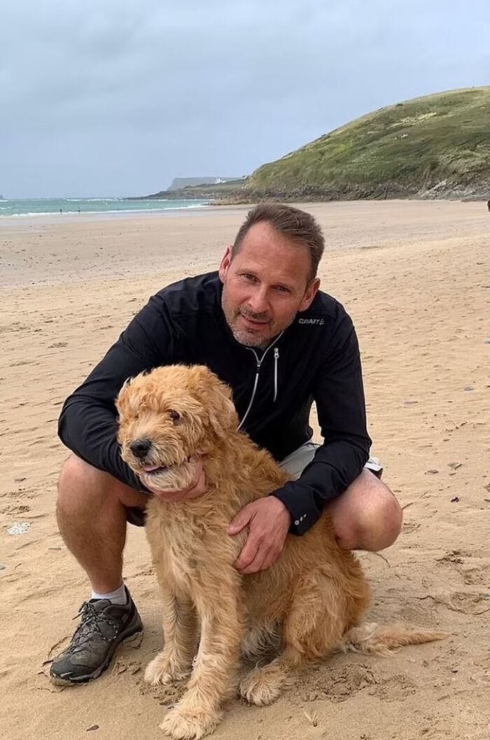 Homem leva seu cão doente em um carrinho de mão até sua montanha favorita para "uma última aventura" ideiasnutritivas.com - Homem leva seu cão doente em um carrinho de mão até sua montanha favorita para "uma última aventura"