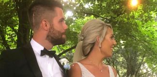 Pai assiste casamento do filho que com 11 anos não sobreviveria a tumor cerebral Pai assiste casamento do filho que com 11 anos não sobreviveria a tumor cerebral