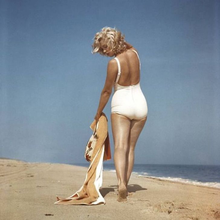 imagens de marilyn monroe inspiram amor proprio com suas curvas extremamente femininas 6 - Imagens de Marilyn Monroe inspiram amor próprio com suas curvas extremamente femininas