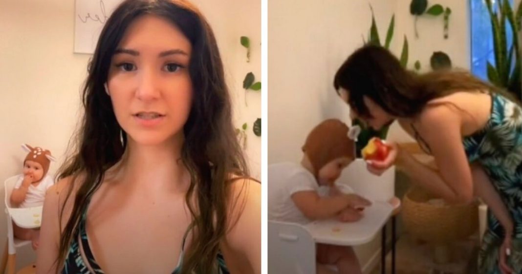 Mãe publica vídeo e é criticada por mastigar a comida do bebê antes de dá-la