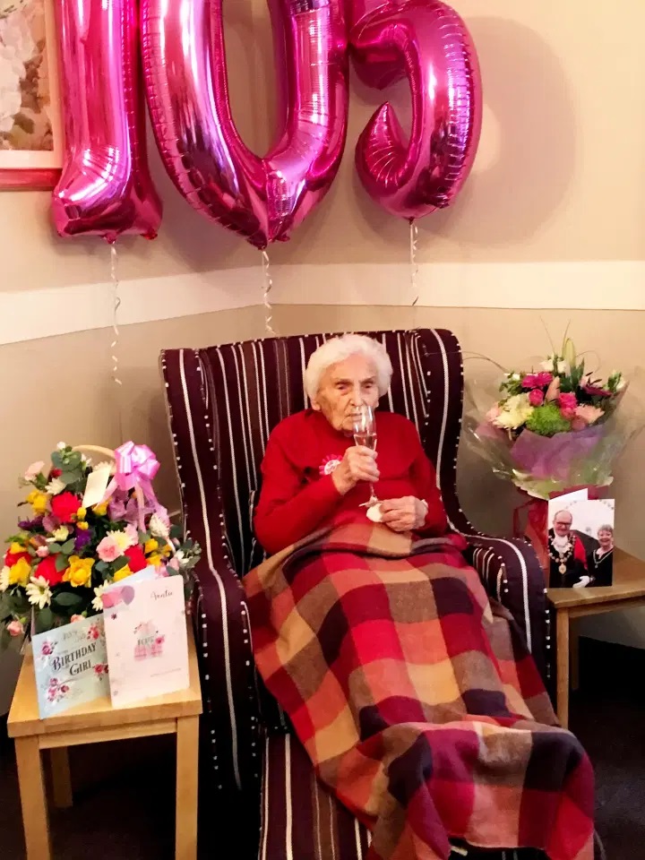 Mulher de 105 anos afirma que ser solteira é o segredo para a vida longa ideiasnutritivas.com - Mulher de 105 anos afirma que ser solteira é o segredo para a vida longa