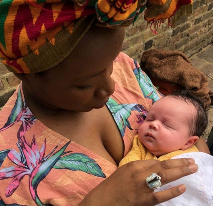 "Pare de me perguntar se ela é minha filha porque eu sou negra e ela é branca": diz mãe devido ao racismo ideiasnutritivas.com - "Pare de me perguntar se ela é minha filha porque eu sou negra e ela é branca": diz mãe devido ao racismo