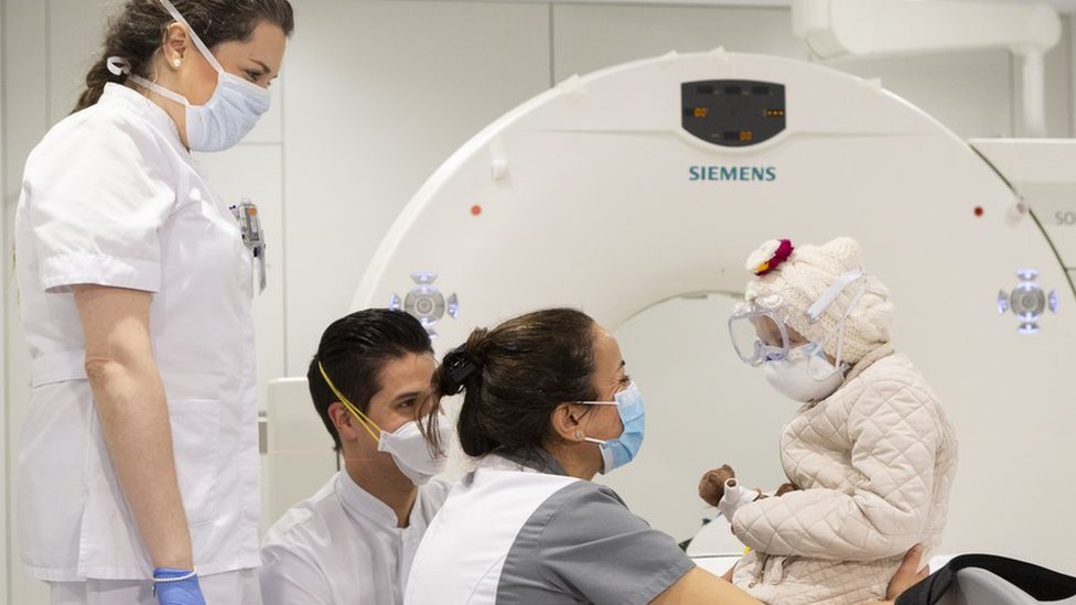 Terapia pioneira conseguiu 'apagar' tumor cerebral de menina de 7 anos ideiasnutritivas.com - Terapia pioneira conseguiu 'apagar' tumor cerebral de menina de 7 anos