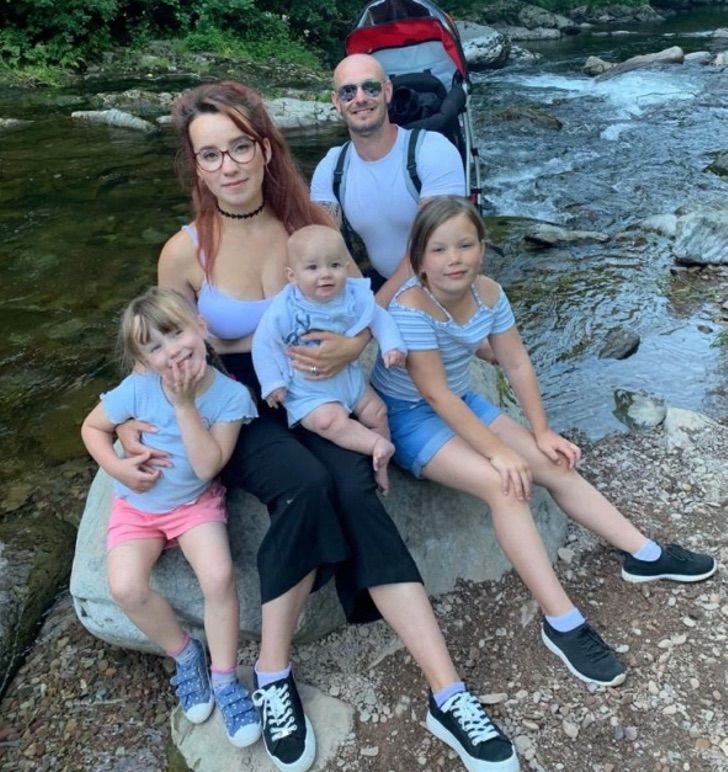 Ela largou a escola para se levantar às 6 da manhã e cuidar do marido: "Eu não poderia estar mais feliz" ideiasnutritivas.com - Ela largou a escola para se levantar às 6 da manhã e cuidar do marido: "Eu não poderia estar mais feliz"