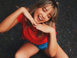 Melhores Poses para fotos: 20 ideias para arrasar!