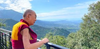 O único caminho para a paz interior e exterior, de acordo com Dalai Lama O único caminho para a paz interior e exterior, de acordo com Dalai Lama