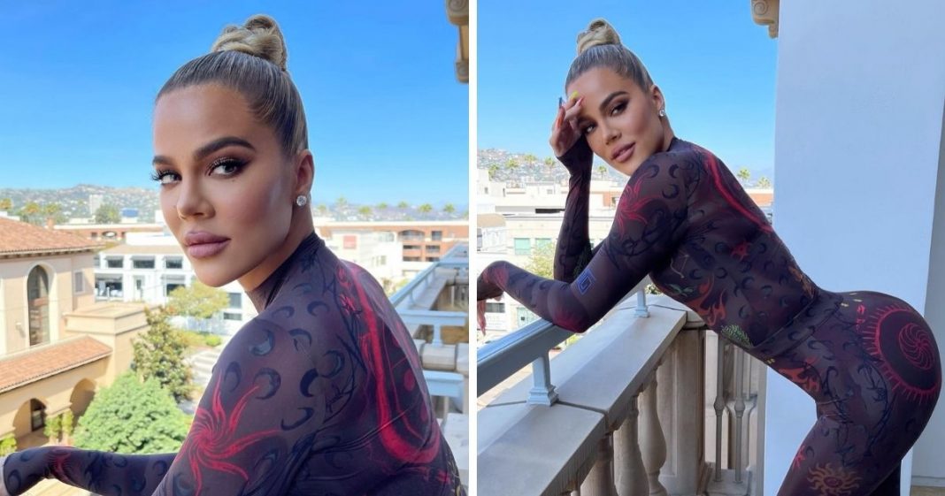 Khloé Kardashian publica foto exibindo suas curvas e fãs dizem ter Photoshop