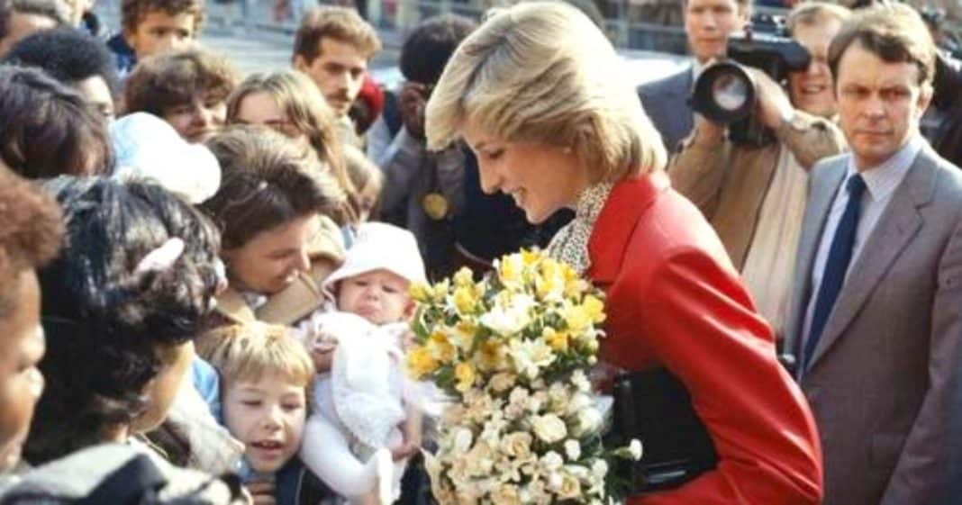 As comoventes palavras finais da princesa Diana reveladas pelo bombeiro que a socorreu após o acidente de carro