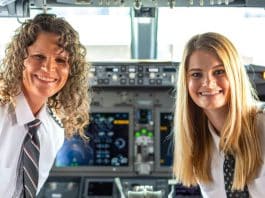 Companhia aérea faz história com primeira dupla de pilotos mãe e filha!